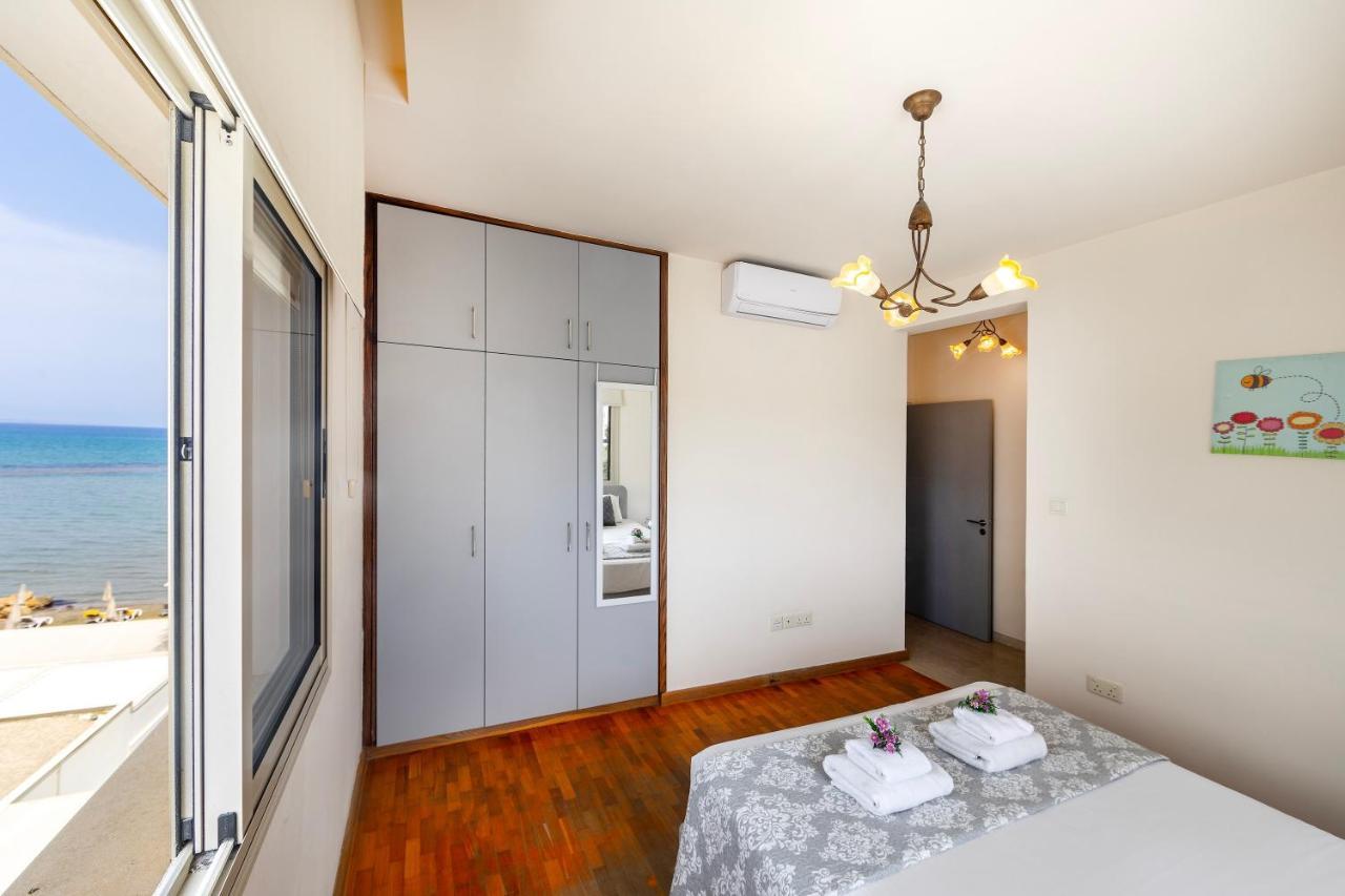 Mackenzie Beachfront Eftyhia Suite Lárnaka Kültér fotó