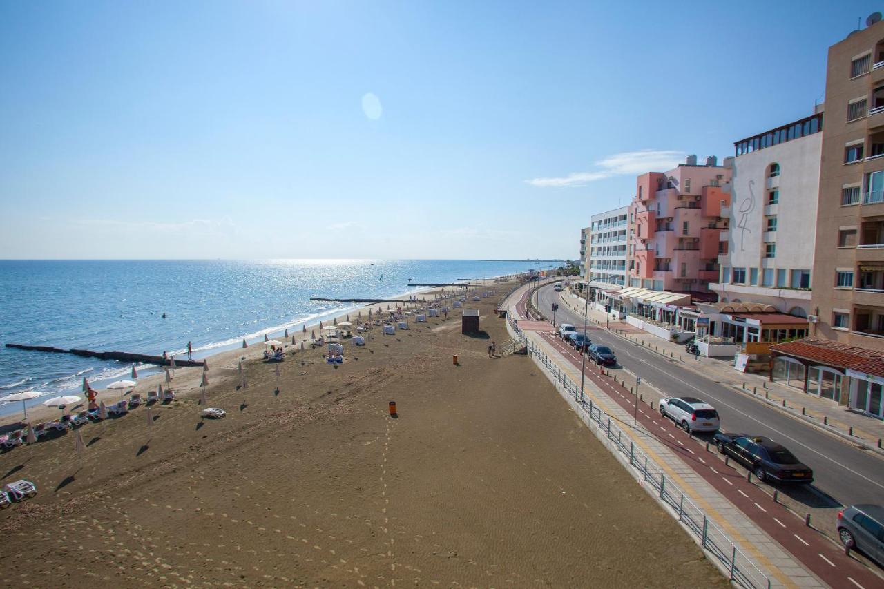 Mackenzie Beachfront Eftyhia Suite Lárnaka Kültér fotó