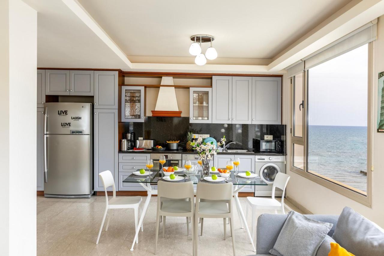 Mackenzie Beachfront Eftyhia Suite Lárnaka Kültér fotó